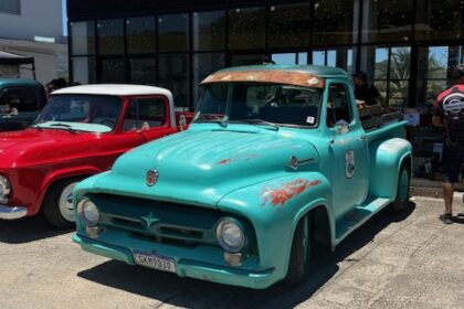 Primeiro encontro de carros antigos de 2026